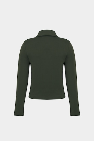 Açelyaokcu Premium Polo Yaka Vatka Detaylı Pamuklu Fit Tişört Haki