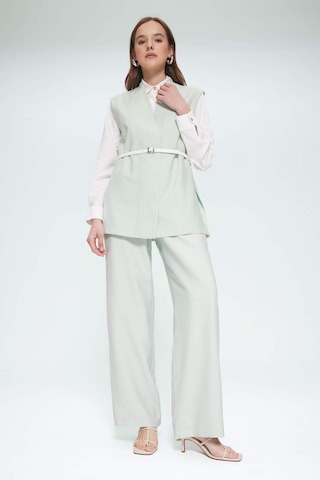 Defacto V Yaka Kemerli Twill Tesettür Klasik Yelek F1371ax25smgn1181 Yeşil
