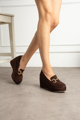 Zenne Shoes Dolgu Topuklu Tokalı Kadın Ayakkabı Kahverengi