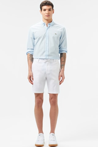 Lacoste Men's Regular Fit White Bermuda Shorts Erkek Keten Pamuk Bermuda Şort Beyaz