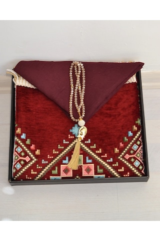 Çeyizlik Hediyelik Seccade Eşarp Tesbih Set Kilim Desenli Kadife Astarlı Seccade, Eşarp, Kristal Tesbih Özel Kutulu Lüks Hediye Seti Bordo