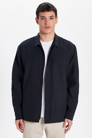 Tudors Erkek Relax Fit Rahat Kesim Paraşüt Kumaş Cepli Tam Fermuarlı Apaş Yaka Mont Siyah Gömlek-33070 Siyah