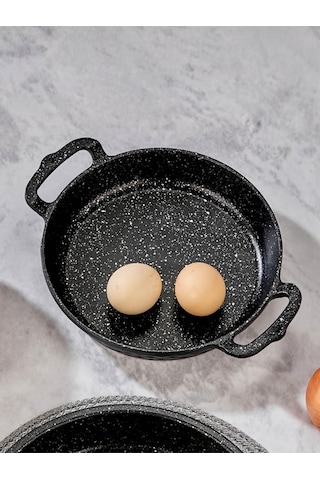 Crystal Döküm Granit 22 Cm Yapışmaz Taban Yumurta,omlet,sucuk Sahan Siyah Gümüş
