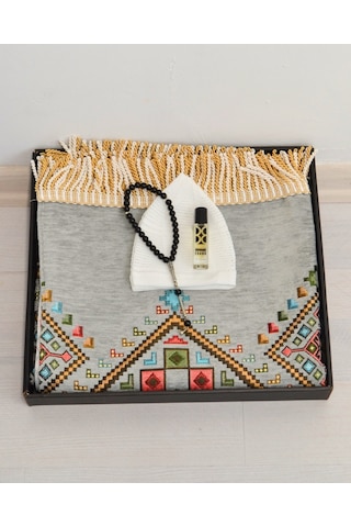 Erkekler İçin Seccade Takke Tesbih Esans Hediyelik Seti Kilim Desenli Kadife Astarlı Seccade Ve Özel Kutulu Lüks Hac Umre Hediyesi Gri