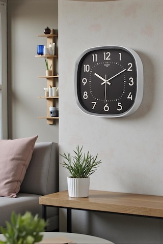 Gri Çerçeve Siyah Kadran Beyaz Rakamlı Duvar Saati 31 Cm Diğer