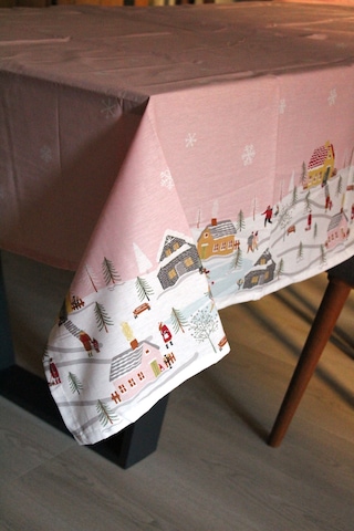 Pamuklu Yılbaşı Noel Temalı Kumaş Masa Örtüsü 150x200 Ebat 2025-knrev Pembe