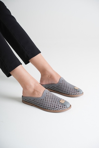 Analin Shoes Kadın Hakiki Deri Delikli Günlük Rahat Terlik Gri