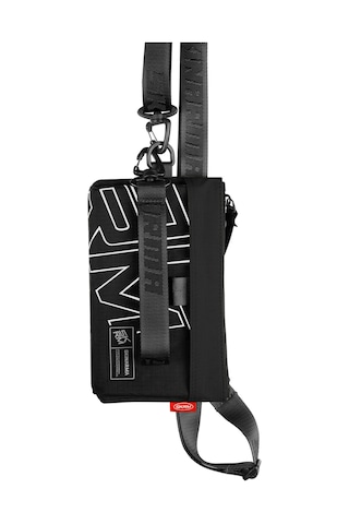 Skinarma Clutch Jager Boyun Askı Kayışlı Çapraz Vücut Çantası Siyah
