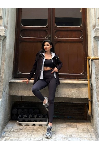 Kadın Ek Parça Kapüşon Kol Arma Detay Gabardin Ceket Siyah