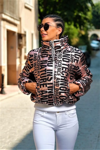 Kadın Rose Rengi Parlak Yazılı Dik Yaka Su Geçirmez Kısa Şişme Mo