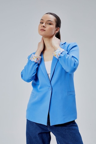 Koyu Mavi Kruvaze Yaka Kolu Katlama Detaylı Regular Vatkalı Blazer Ceket Mavi