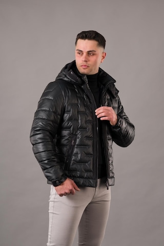 Regular Fit Kapşonlu Astarlı Kapitone Erkek Mont 001