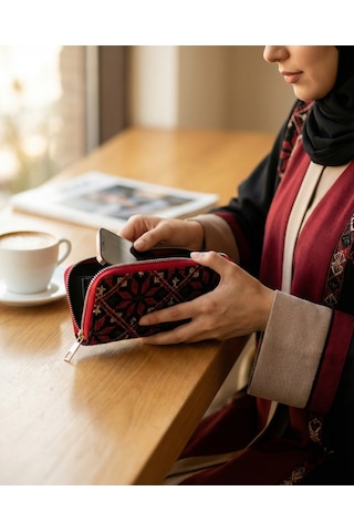 Zaytoon Filistin Geleneksel Renkli Kırmızı Nakışlı Tek Fermuarlı Kadın Büyük Cüzdeni 14x9 Cm A100030 Kırmızı