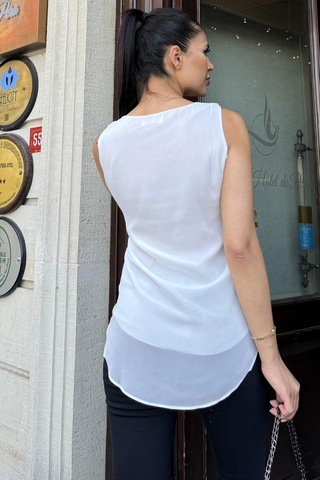 WeShaya Kadın Ekru Yuvarlak Yaka, Kolsuz, Dökümlü Uzun Arka Kesim, Salaş Şifon Bluz Ekru