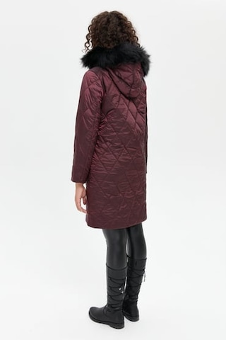 Desen Triko Desen Kapüşonlu Midi Oversize Kaban - Kışlık Bordo
