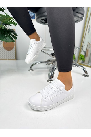 Günlük Kadın Sneaker Bağcıklı Yıldız Detaylı Tırtıklı Taban Oval Burunlu Rahat Spor Ayakkabı 602 Beyaz