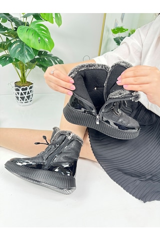 Günlük Kadın Kar Botu Kürklü Bağcıklı Fermuarlı Rugan Rahat Yüksek Kalın Tırtıklı Taban Bootie 77546 Siyah Rugan