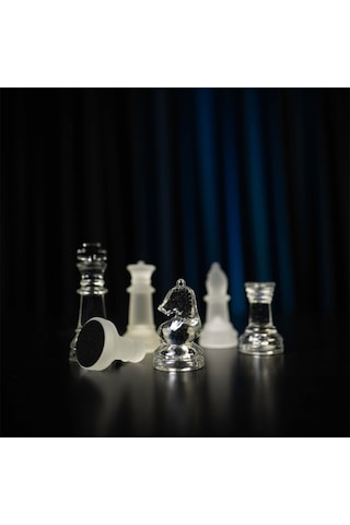 Gifthome Kristal Serisi Büyük Boy Camdan İmal Klasik Satranç Takımı 30x30 Cm. Tablalı