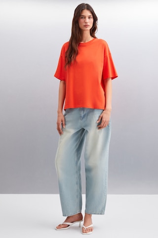 Grımelange Jemmy Kadın %100 Organik Pamuk Relaxed Fit Yırtmaçlı Yuvarlak Yakalı Kırmızı T-shirt Kırmızı