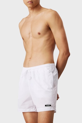 Calvin Klein Erkek Mayo Short Km0km01111 Yaa Beyaz Beyaz