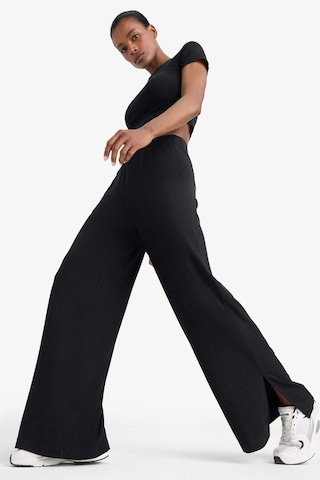 DeFactoFit Wide Leg Cepli Geniş Paça Yırtmaçlı Uzun İnce Sporcu Pantolon E2538AX25SMBK81