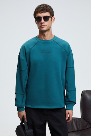 Grımelange HAL Erkek Yuvarlak Yaka Önünde Ve Kollarında Süs Dikiş Detaylı Baskılı Regular Fit Yeşil Sweatshirt