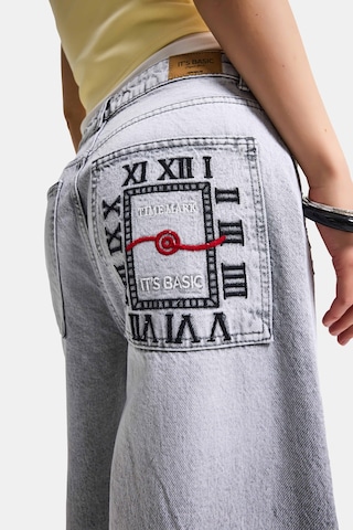 it's basic Kadın Gri 12s6-12 Süper Baggy Fit Yırtık Ve Nakış Detaylı Özel Tasarım Denim Jean