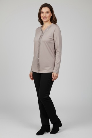 Kadın Önü Kapalı Düğme Detaylı Taşlı Nergis Mevsimlik Bluz Bej