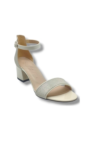 Selfie 4270-26 Simli Rugan Tek Bant Orta Topuk Büyük Numara Fashion Kadın Sandalet 5,5cm 41-43 Krem
