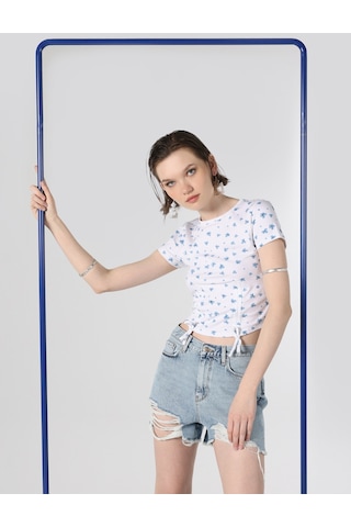 Colin's Slim Fit Baskılı Crop Beyaz Kadın Kısa Kol Tişört CL1063244_Q1.V2_WHT