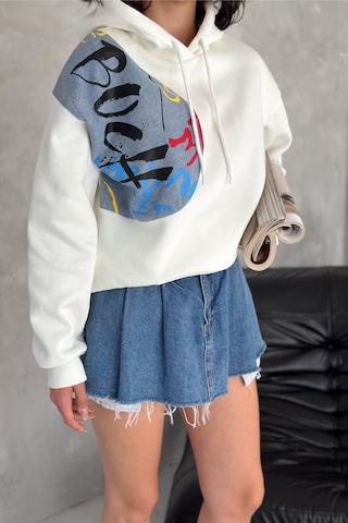 Femelle Kadın Beyaz Kot Detaylı İçi Pamuklu Kapüşonlu Sweatshirt