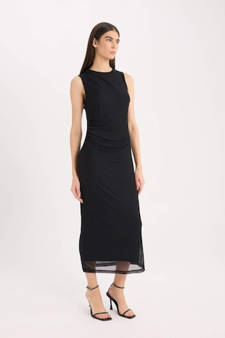 DeFacto Bodycon Vücudu Saran Yuvarlak Yaka Basic Düz Tül Kolsuz Midi Abiye Elbise D8036AX25SPBK81