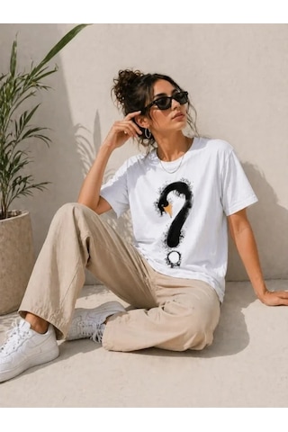 Defymoda Kuğu Figürlü Soru İşareti Baskılı Tişört Kısa Kol T-shirt - Beyaz