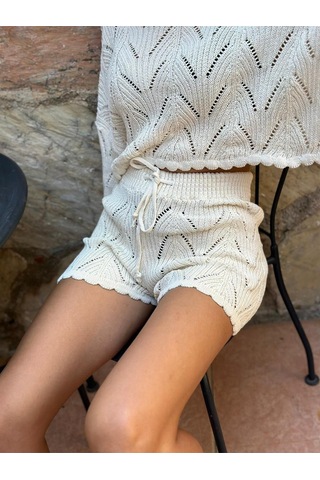 Kadın Örgü Desenli Crop Top Ve Şort Takımı Beyaz