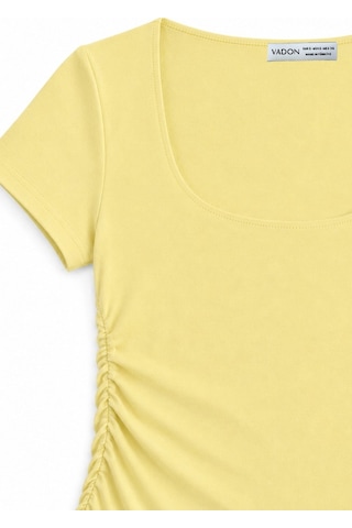 Vadon 1006 Kadın Pamuklu Kare Yaka Yan Büzgü Detaylı Basic Crop T-shirt Bluz Tereyağı Sarısı Sarı
