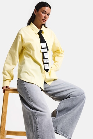 Itsbasic Kadın Sarı Renk Oversize Kravatlı Özel Tasarım Bol Kesim Gömlek
