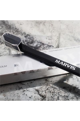 Marvis Toothbrush Medium Diş Fırçası