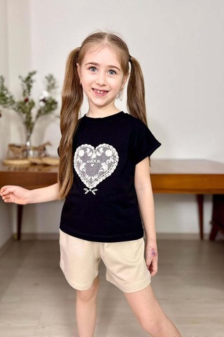 Riccotarz Kız Çocuk Göğsünde Dantel İşleme Kalp Detaylı Siyah T-shirt Beli Lastikli Şortlu Takım
