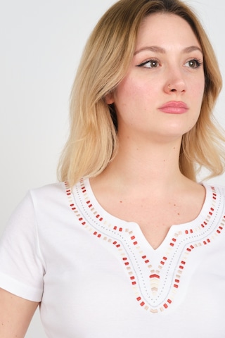 Ella Camelia Kadın Açma Yaka Taşlı Ve Desenli Pamuklu Bluz 23e010 Beyaz Beyaz