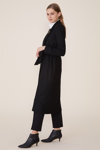 Siyah - Erkek Yaka Aksesuarlı Kaban Siyah