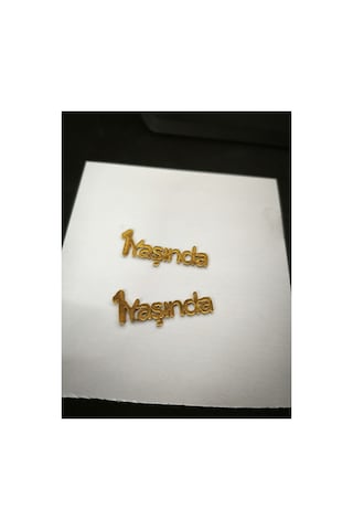 1 Yaşında Yazılı Pleksi Gold Gümüş Etiket 4cm 25 Adet