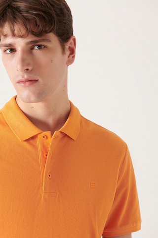 Avva E001004 Serin Tutan Standart Fit Normal Kesim Erkek Polo Yaka T-Shirt - Turuncu