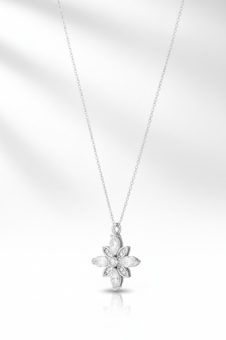 Premium Pırlanta Kesim Zirkon Taşlı Çiçek Kadın Kolye - Modern Ve Işıltılı Tasarım Gümüş Renk, 45+5 Cm