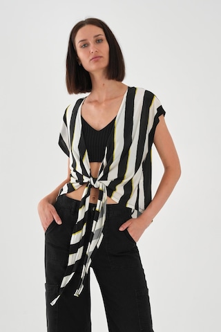 Alexandergardı Önü Bağlamalı Desenli Bluz Siyah - Beyaz