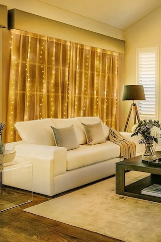 Vtn-67 10 Saçaklı 300 Ledli Sarı Led Kumandalı 8 Modlu Perde Led