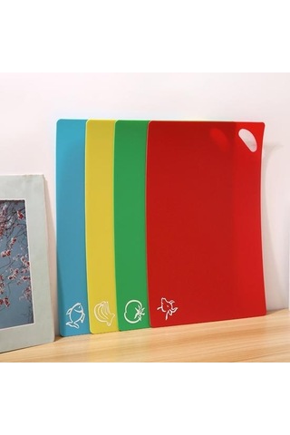 Yeşil Kaymaz Bpa İçermeyen Kesme Tahtası Esnek Katlanabilir Kesme Mat Asılı Delik Tasarımı Et Sebze İnce Doğrama Tahtası