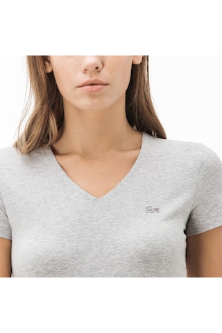 Lacoste V Yaka Organik Pamuk Bayan T-shirt Bej - Gri
