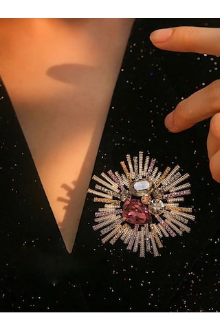 Beautiful Detail Büyük Broş Takı 156713100 Altın Rengi