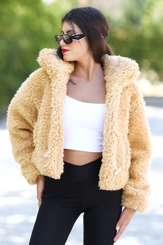 Giysa Kadın Peluş Mont Sarı Çoban Düğmeli Kısa Kesim Yumuşak Dokulu - 8749 Camel
