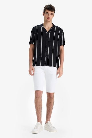 DeFacto Regular Fit Apaş Yaka Çizgili Yazlık Kısa Kollu Gömlek E2559AX25SMBK81